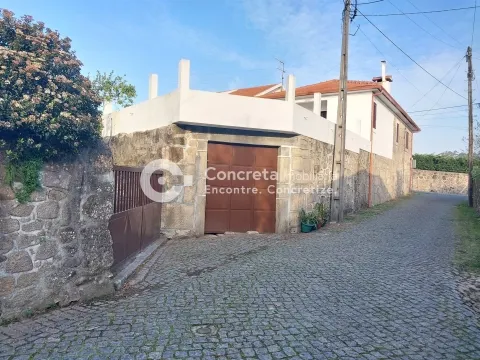 4-bedroom farmhouse in Remelhe, Barcelos
