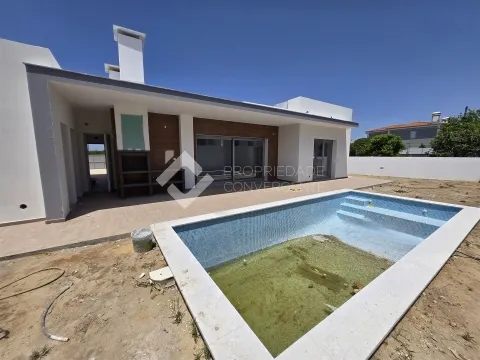 Moradia T4 Isolada com piscina - Azeitão