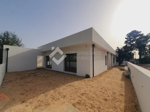 Moradia Isolada T3 com piscina - Azeitão