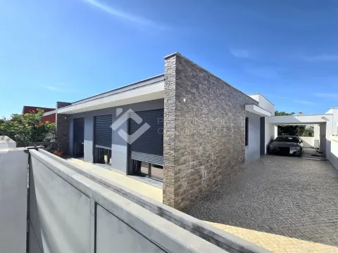 Moradia T3 - Quinta das Laranjeiras, Fernão Ferro