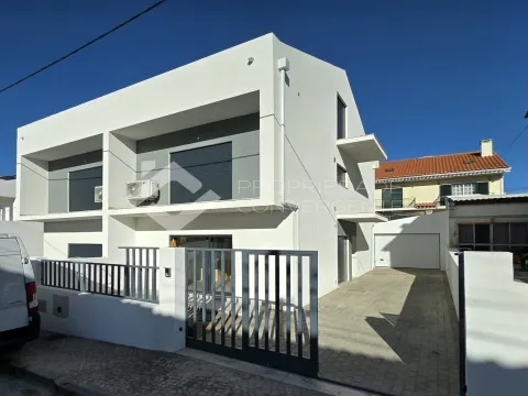 Moradia T3 Triplex - Quinta do Conde