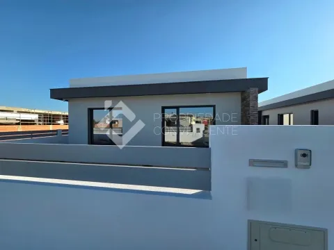 Moradia Isolada T3 com piscina - Azeitão