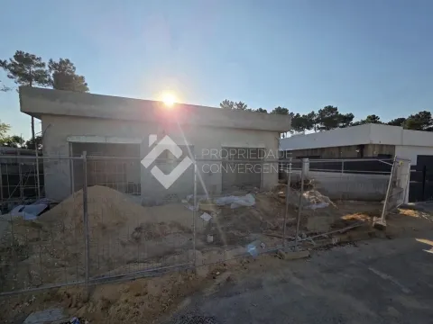 Moradia Isolada T3 com piscina - Azeitão