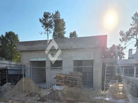 Moradia Isolada T3 com piscina - Azeitão