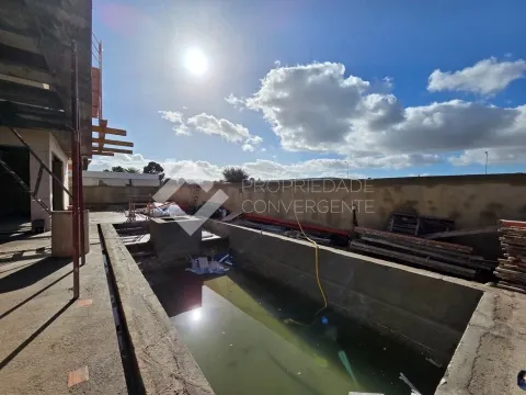 Moradia Isolada T5 com piscina - Azeitão