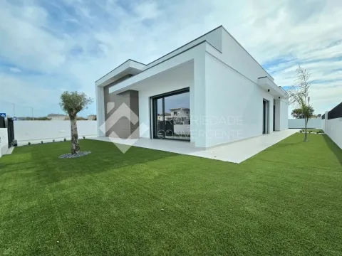 Moradia Isolada T4 com piscina - Azeitão