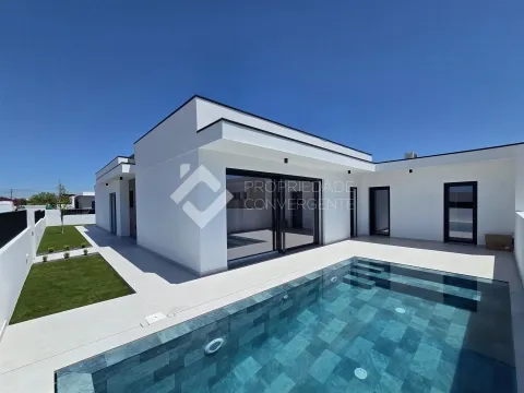 Moradia Isolada T4 com piscina - Azeitão