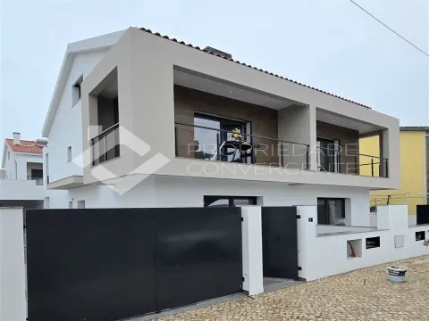 Moradia Geminada T3 - Quinta do Conde