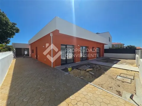 Moradia Isolada T3 com piscina - Azeitão