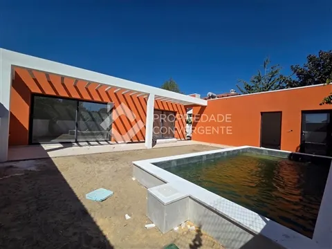 Moradia Isolada T3 com piscina - Azeitão