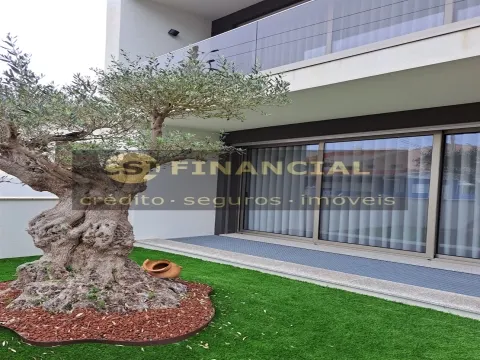 Semi-detached house T4