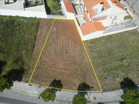 Terreno para construção com projeto aprovado _ Urbanização dos Mélias, Santa Joana