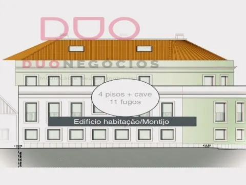 Prédio  para construção  no Montijo / Demolição de Armazém