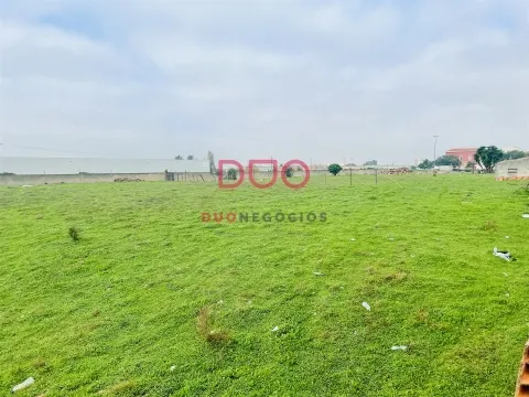 Terreno Urbano com 7000m2 à venda no Montijo