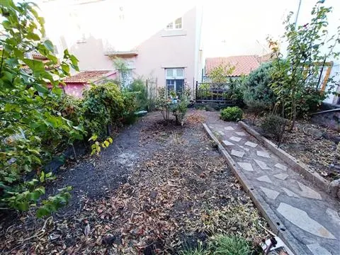 Viviendas Adosadas en barrio 9 habitaciones