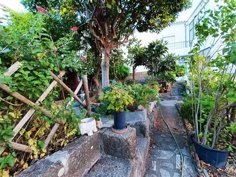 Viviendas Adosadas en barrio 9 habitaciones