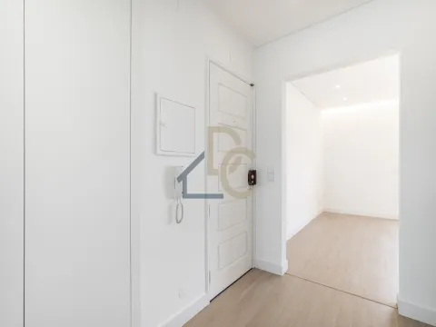 Apartamento T3 / Renovado / 5 minutos do centro de Leiria