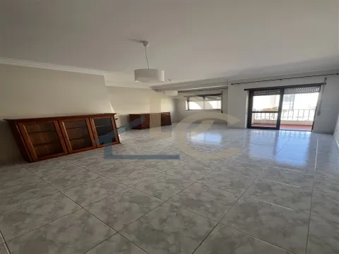 Apartamento T3 / Arrendamento / Gândara / Leiria