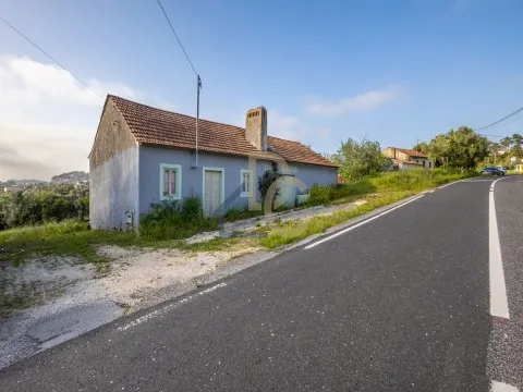 Moradia / Santa Eufémia / 10 minutos centro de Leiria / Investimento / Habitação