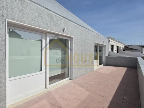 Arrendamento Apartamento T2 , centro Lourinhã