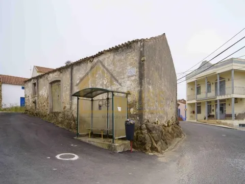 Casa/Adega para recuperar perto Lourinhã