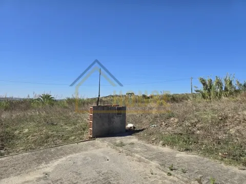 Lote terreno com 638m2 na Marteleira