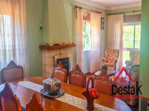 Moradia V5, situada na tranquila aldeia de Amoreira, em Sul