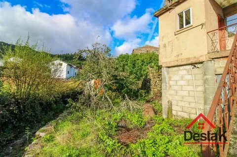 Moradia para reabilitar em Caparrosa, Tondela