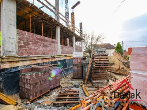 Apartamento T2 duplex em construção