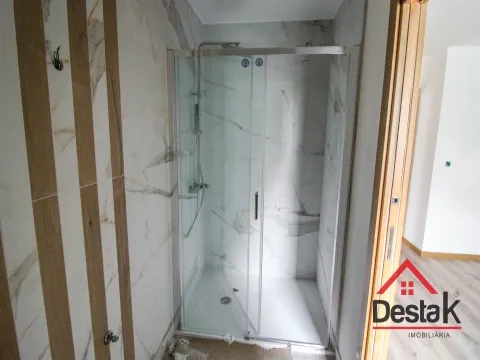 Apartamento T2 remodelado para venda em Viseu