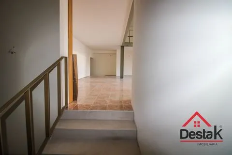 Loja em estado novo para arrendamento no centro de Viseu