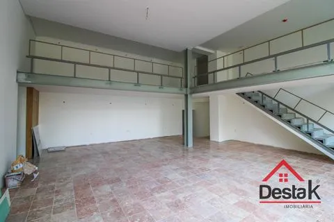 Loja em estado novo para arrendamento no centro de Viseu