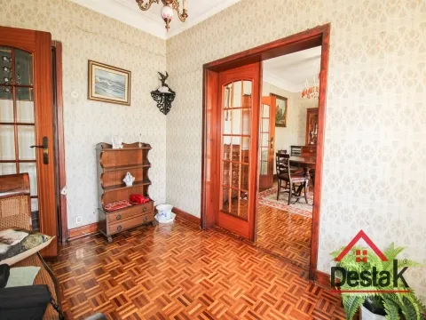 Moradia Isolada V4 para venda no Centro de São Pedro do Sul