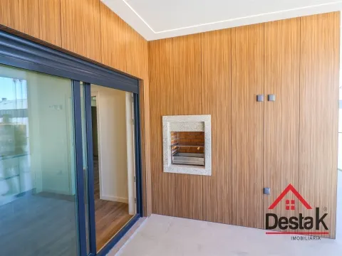 T3 Novo | Varandas com Churrasqueira | Garagem para 2 Carros