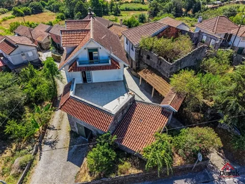 Maison 6 Chambre(s)