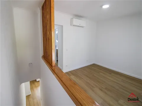 Maison dans village 2 Chambre(s)