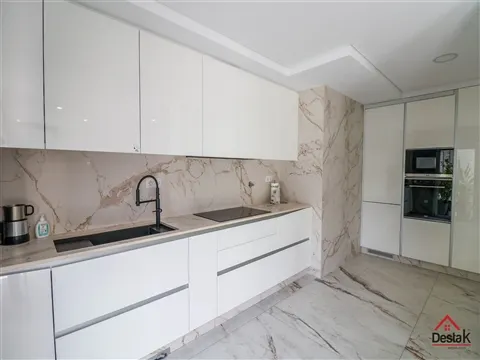 Apartamento T5 DUPLEX na Colina Verde
