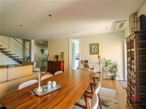 T3 Duplex Exclusivo no Centro de Viseu | Vista Deslumbrante para a Sé