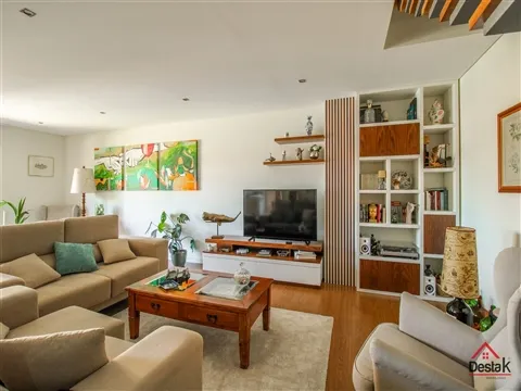 T3 Duplex Exclusivo no Centro de Viseu | Vista Deslumbrante para a Sé