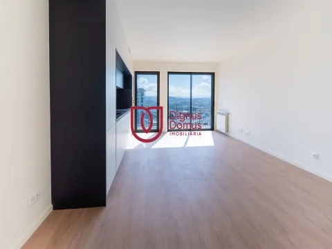 Arrendamento T3  Zona nobre do Porto – Excelente Vistas!