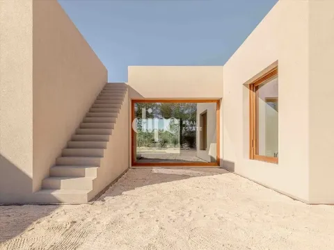 Luxuosa Moradia T4 inserida no empreendimento Melides Villas