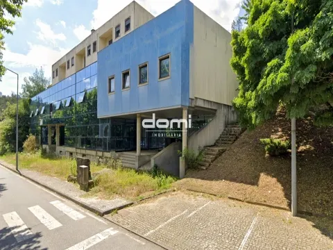 Apartamento T0, sito nas Termas de São Pedro do Sul.