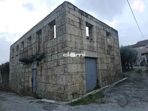 Moradia para restaurar em São Joaninho - Santa Comba Dão