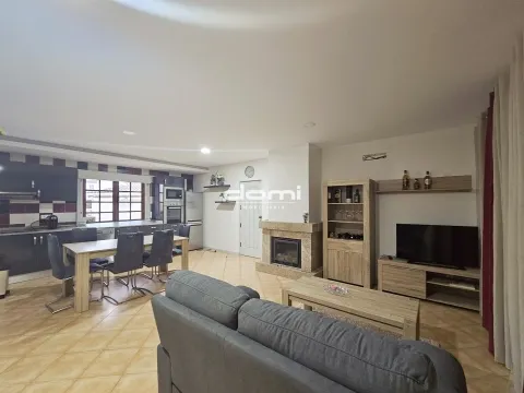 &#127969; Fantástica Moradia T2 para Arrendar em Bordonhos!