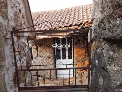 &#127969; Moradia T2 no Picão – Montemuro, Castro Daire