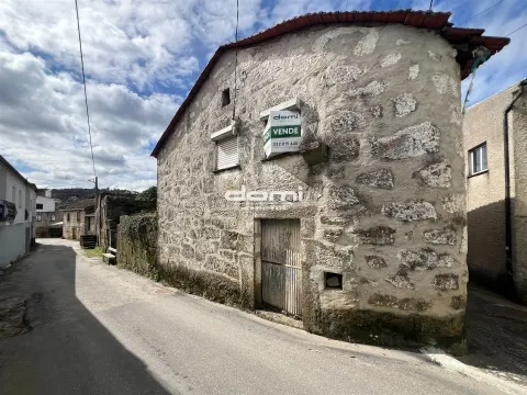 🏡🌿Moradia em Pedra com Potencial em Galifonge 