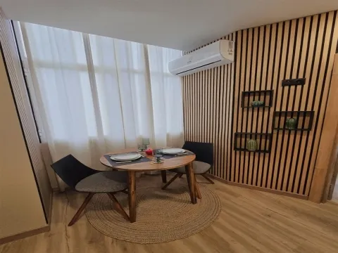 Apartamento/Escritório Remodelado Próximo ao Polo Universitário e Hospital São João