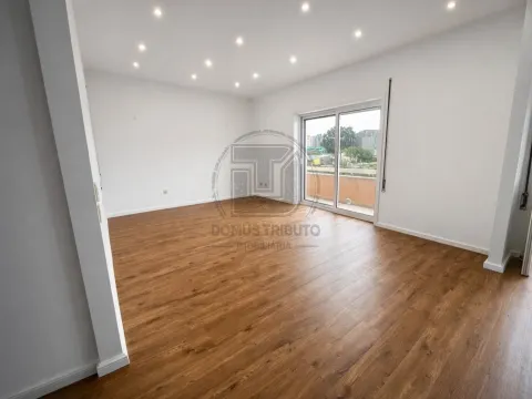 Apartamento T3 em Águas Santas – Conforto, Espaço e Excelente Localização