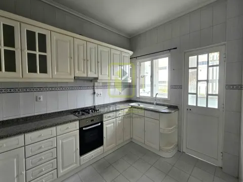Apartamento T2 para Arrendamento