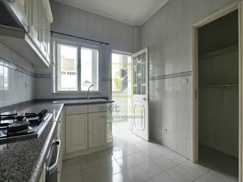 Apartamento T2 para Arrendamento
